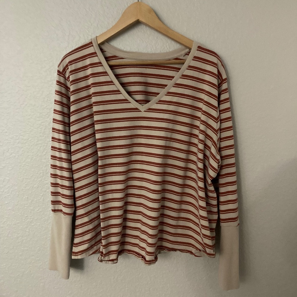 Universal Standard L (22=24) Long Sleeve V-neck T - long cuffs